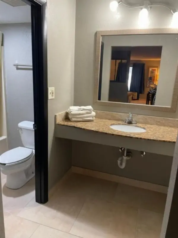 Guest Inn Lake City 10