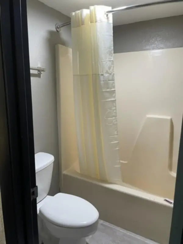 Guest Inn Lake City 9