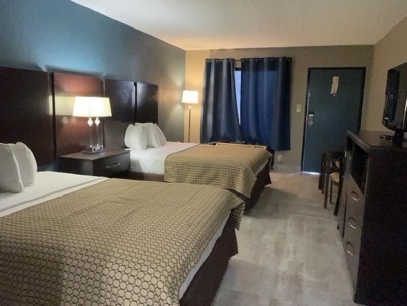 Deluxe Queen Room - Non-Smoking - Non Pet friendly